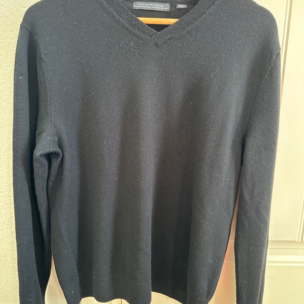Men's | Black | SAKS FIFTH AVENUE | 100% Merino Wool V-Neck | Size: M